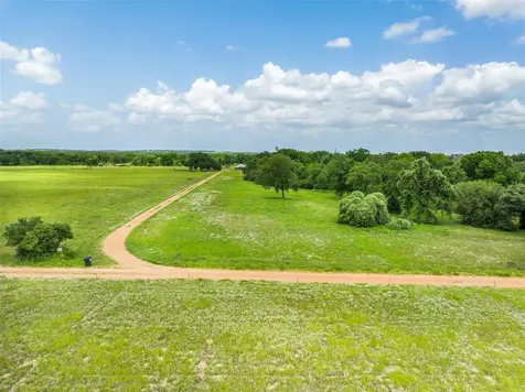 1122 County Road 344 Road Lexington TX 78947