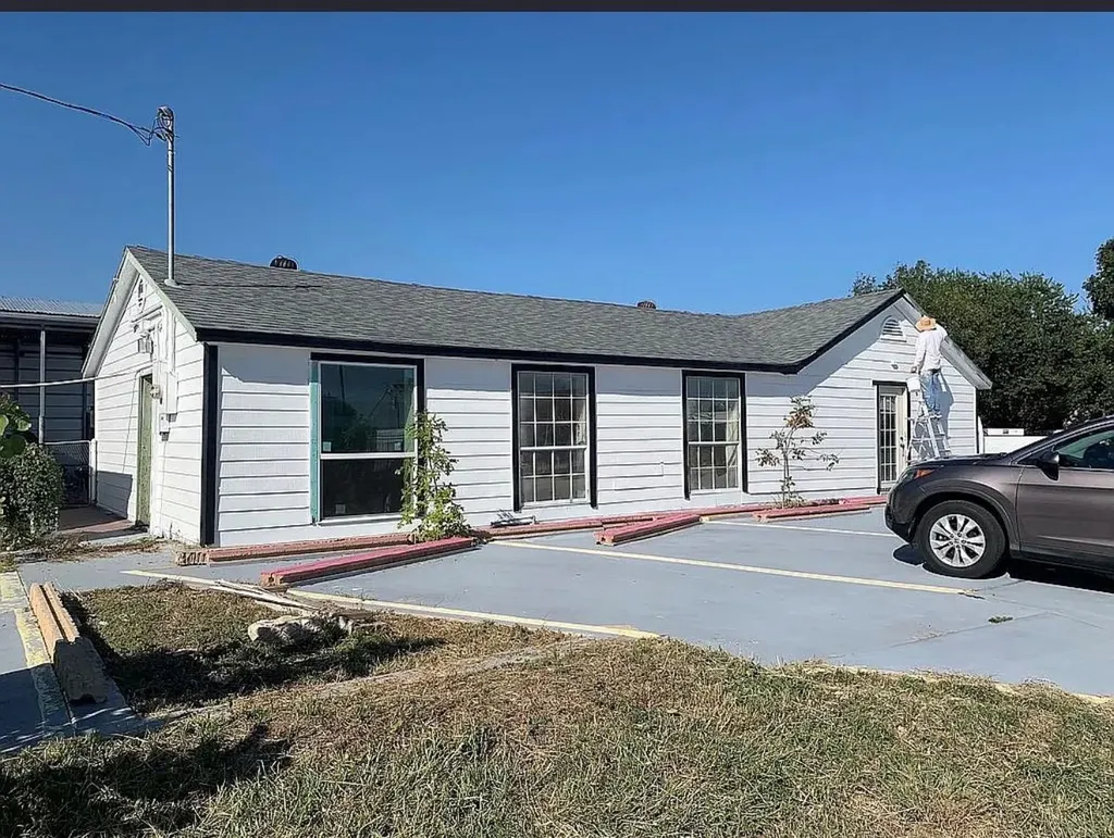 804 W 2nd Street Taylor TX 76574