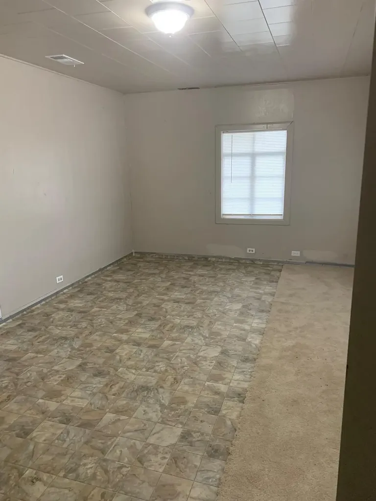804 W 2nd Street Taylor TX 76574