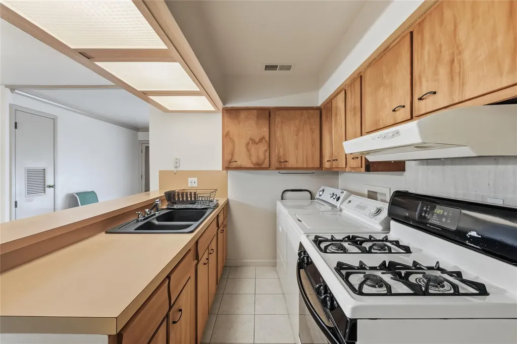 4611 S 2nd Street Austin TX 78745