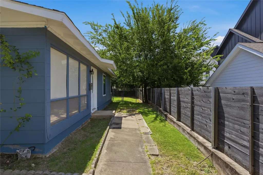 4611 S 2nd Street Austin TX 78745