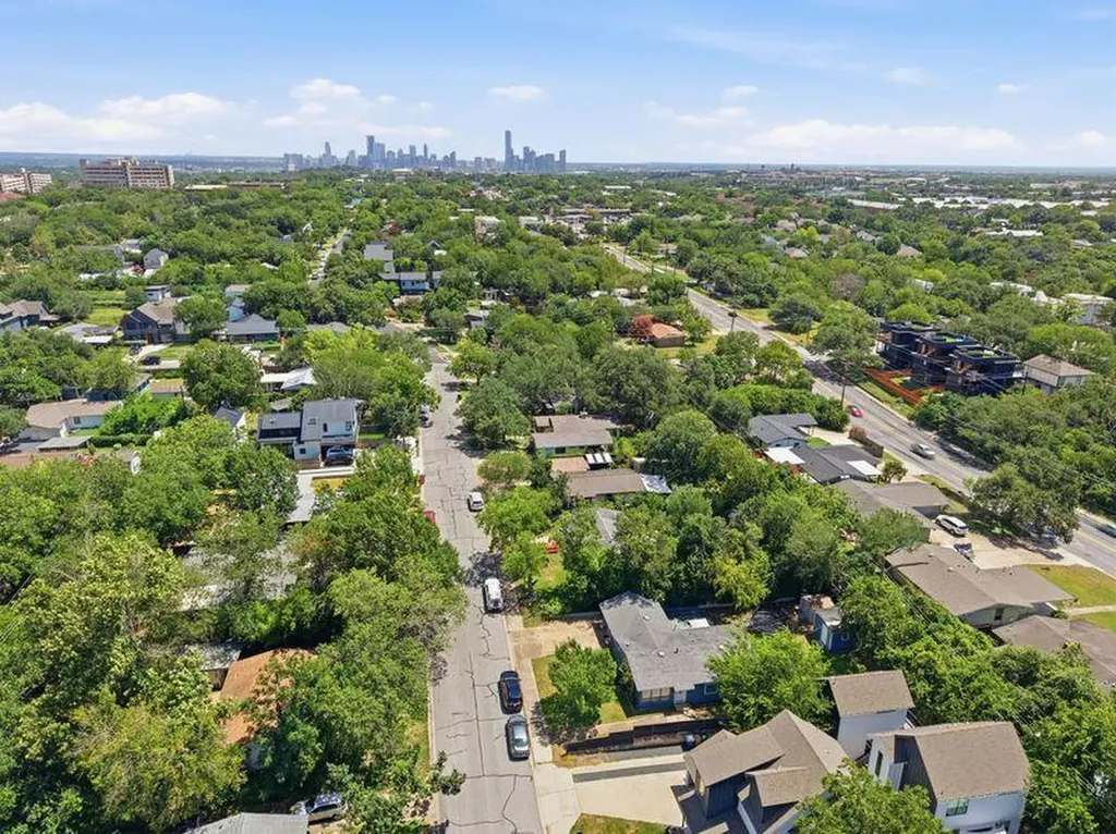 4611 S 2nd Street Austin TX 78745