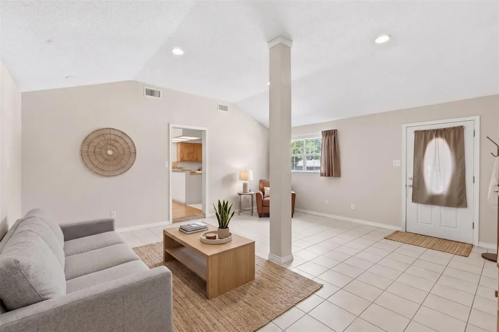 4611 S 2nd Street Austin TX 78745