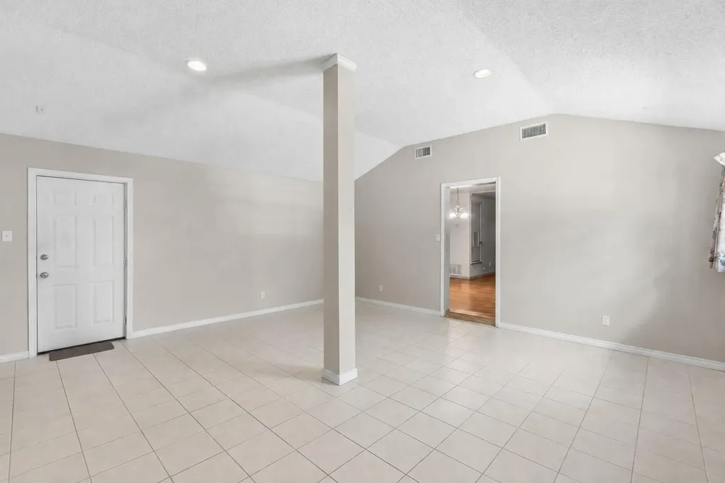 4611 S 2nd Street Austin TX 78745