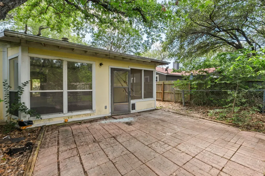 4006 Jaffna Cove Austin TX 78749
