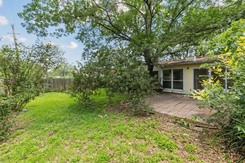 4006 Jaffna Cove Austin TX 78749