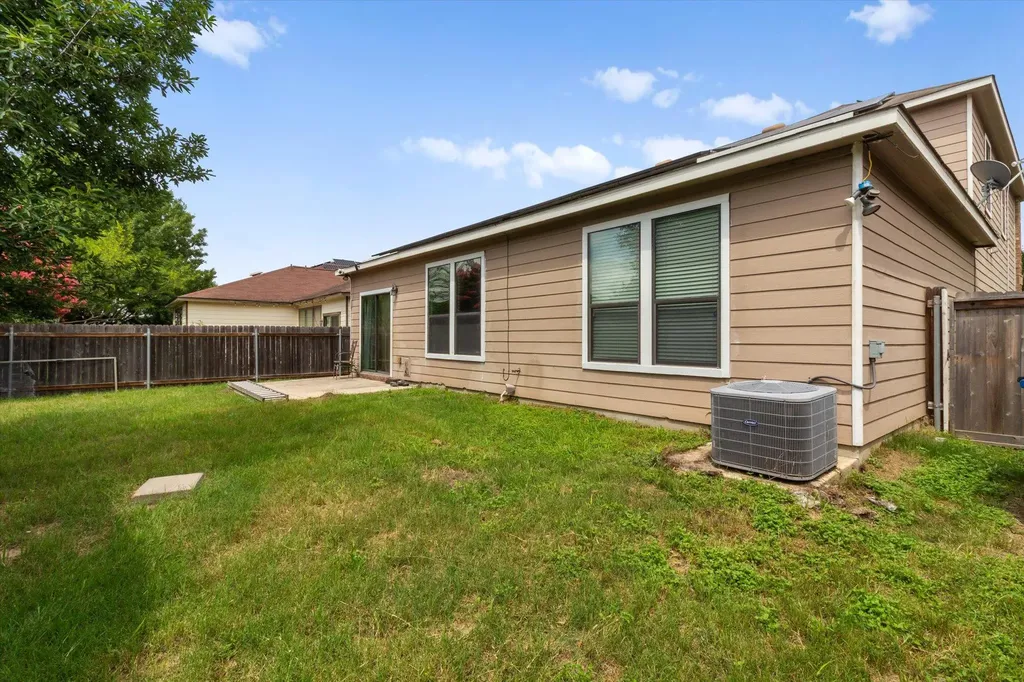 8704 Panadero Drive Austin TX 78747