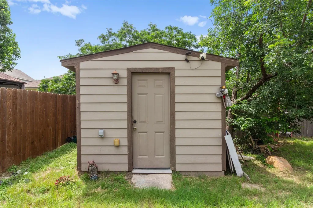 8704 Panadero Drive Austin TX 78747