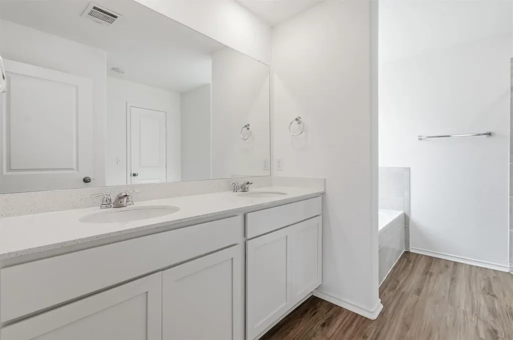 10525 Steinbeck Drive Austin TX 78747