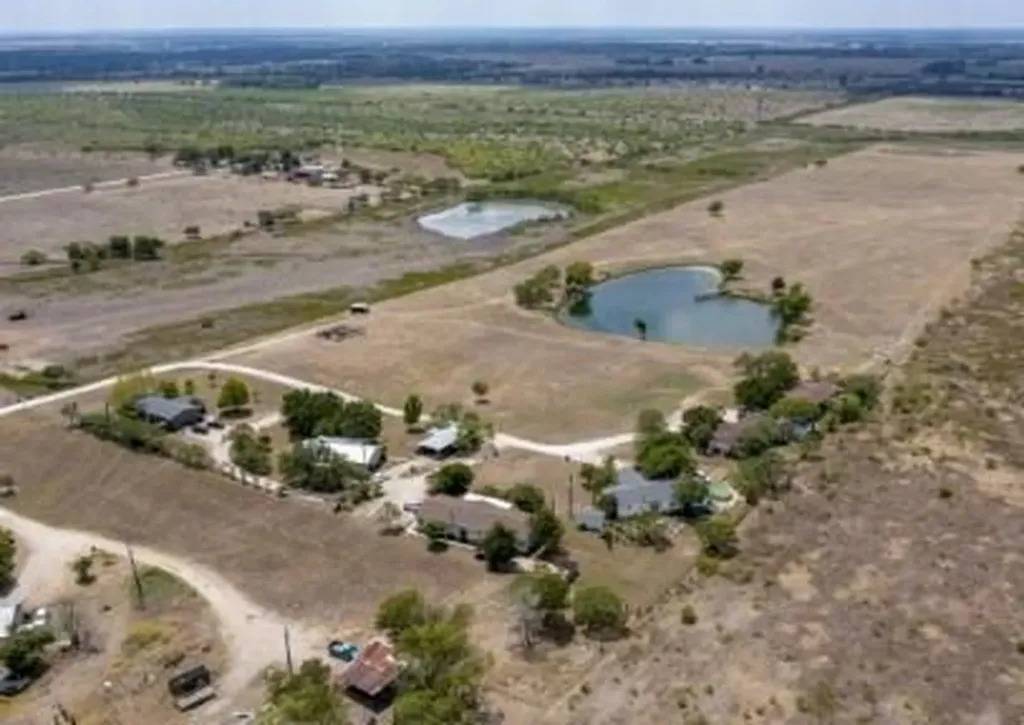 81 Roots Road Martindale TX 78655