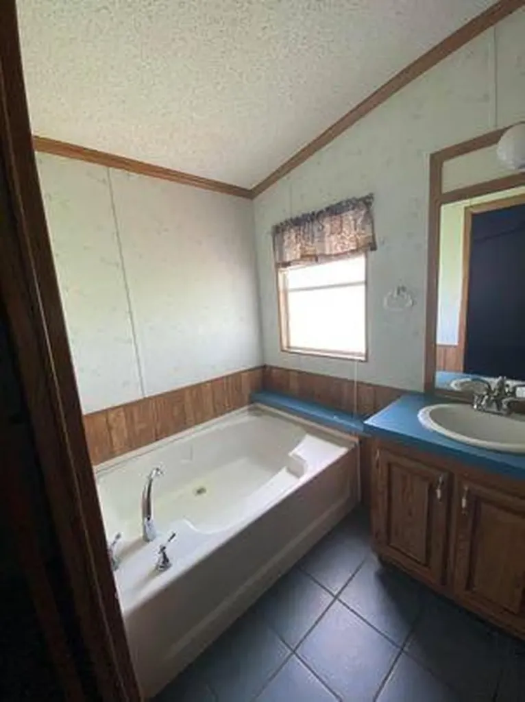 81 Roots Road Martindale TX 78655