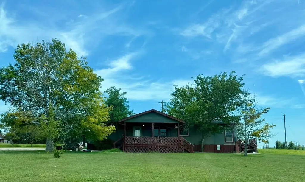 81 Roots Road Martindale TX 78655