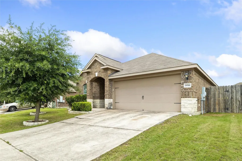 19516 Per Lange Pass Manor TX 78653
