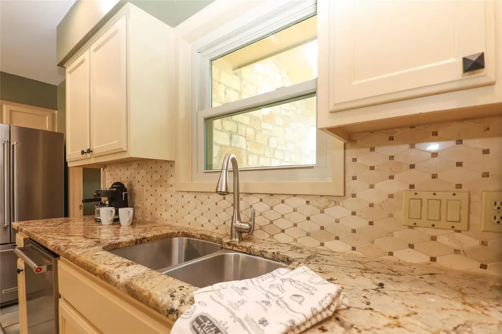 10901 Country Knoll Knolls Austin TX 78750
