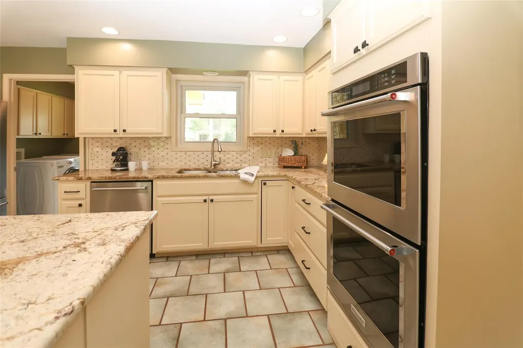 10901 Country Knoll Knolls Austin TX 78750