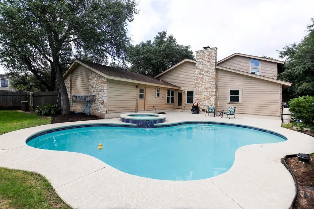 10901 Country Knoll Knolls Austin TX 78750