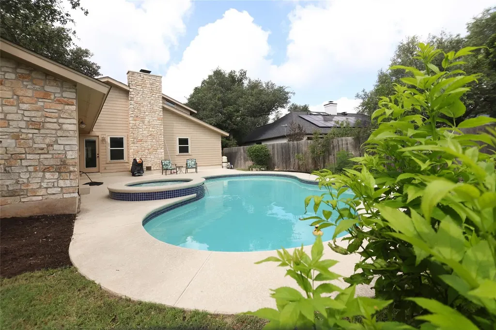 10901 Country Knoll Knolls Austin TX 78750