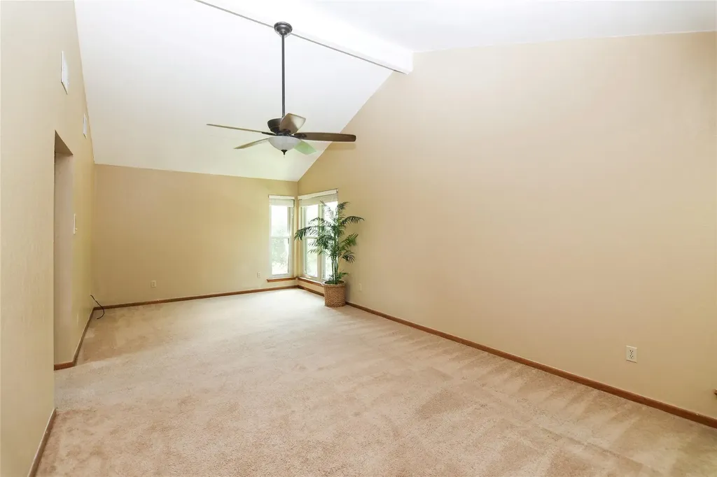 10901 Country Knoll Knolls Austin TX 78750