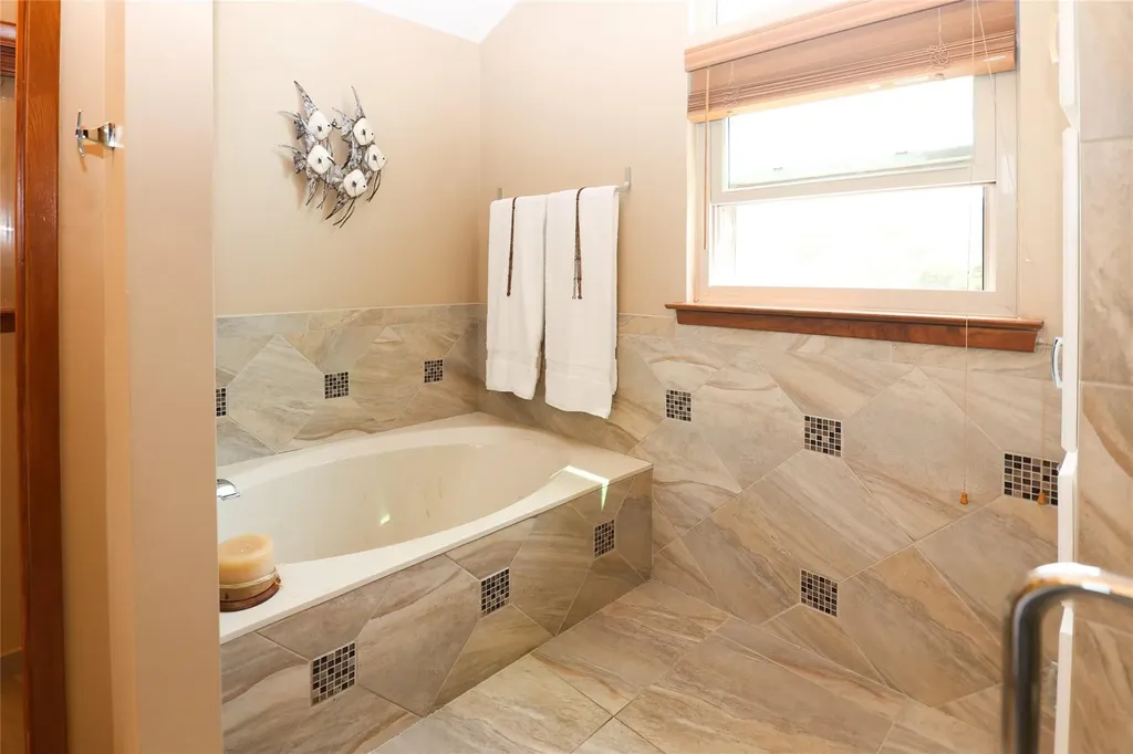 10901 Country Knoll Knolls Austin TX 78750