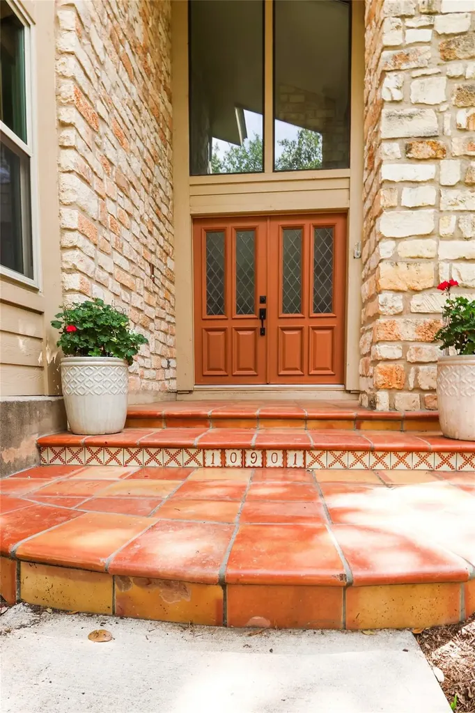 10901 Country Knoll Knolls Austin TX 78750