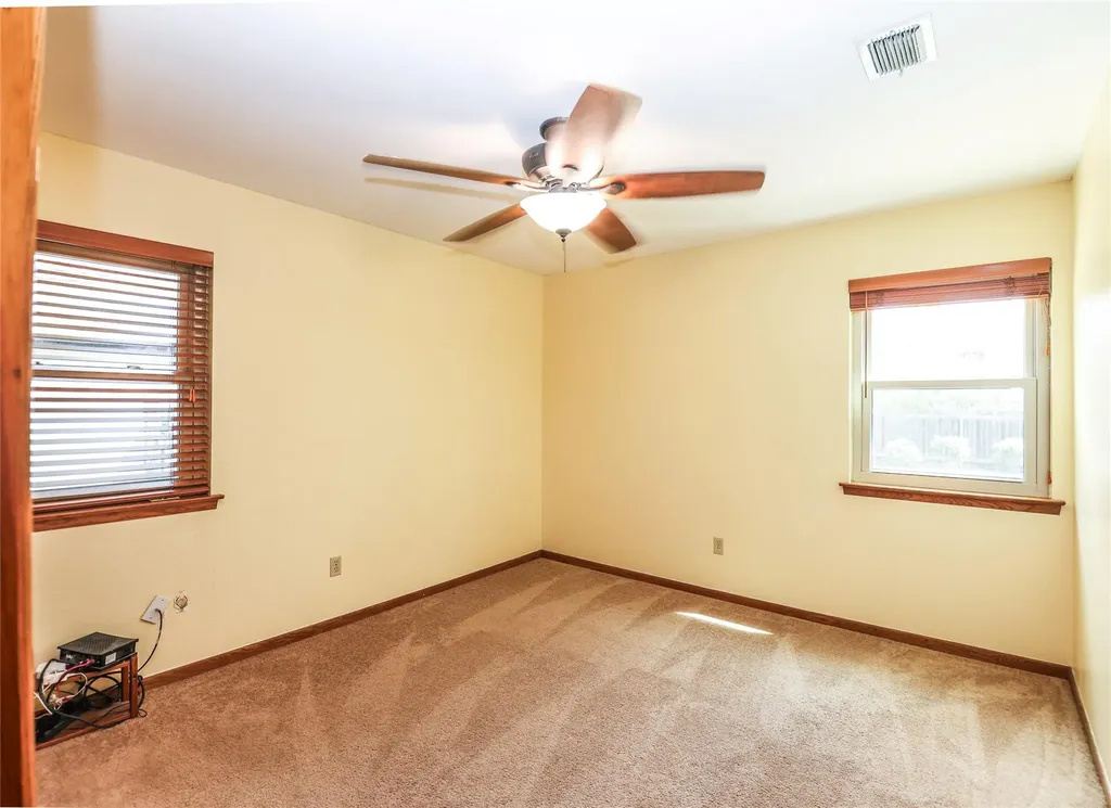 10901 Country Knoll Knolls Austin TX 78750