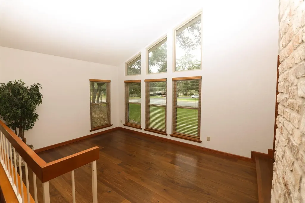 10901 Country Knoll Knolls Austin TX 78750