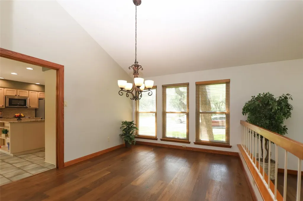 10901 Country Knoll Knolls Austin TX 78750