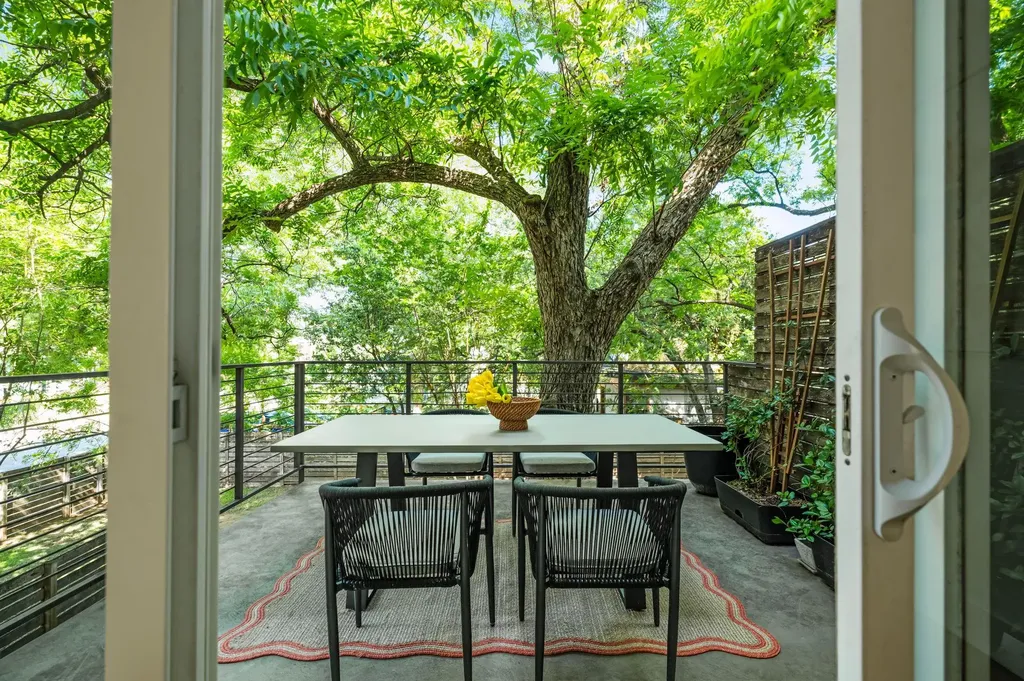 1801 E 2nd Street Austin TX 78702