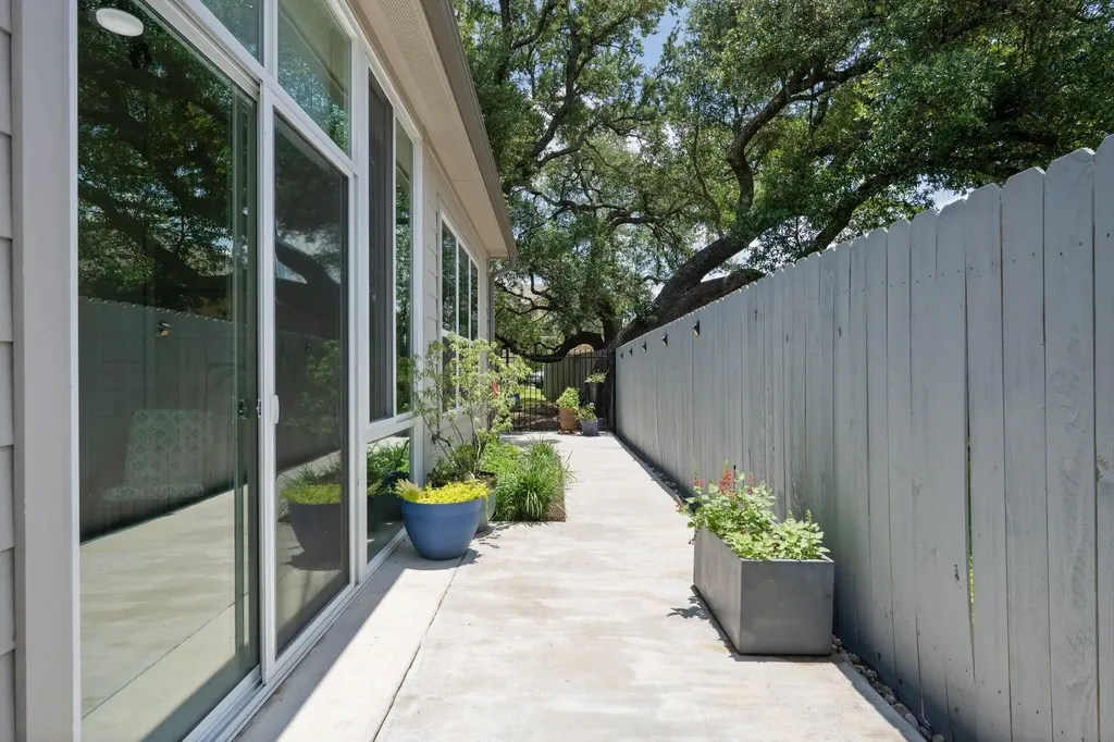 4608 Collins Street Round Rock TX 78681