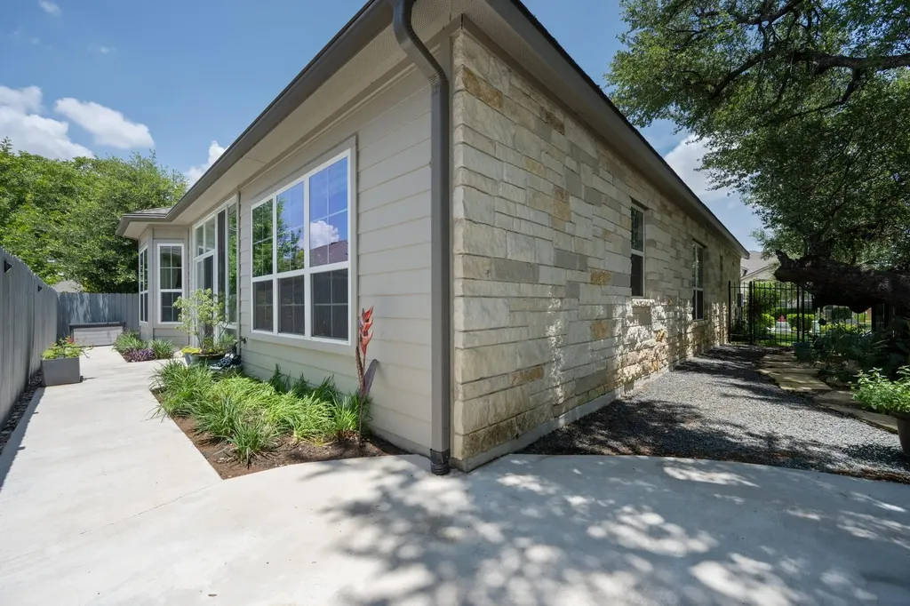 4608 Collins Street Round Rock TX 78681