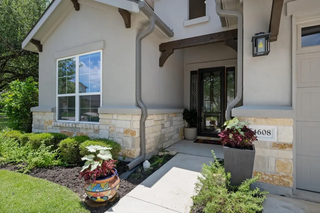 4608 Collins Street Round Rock TX 78681