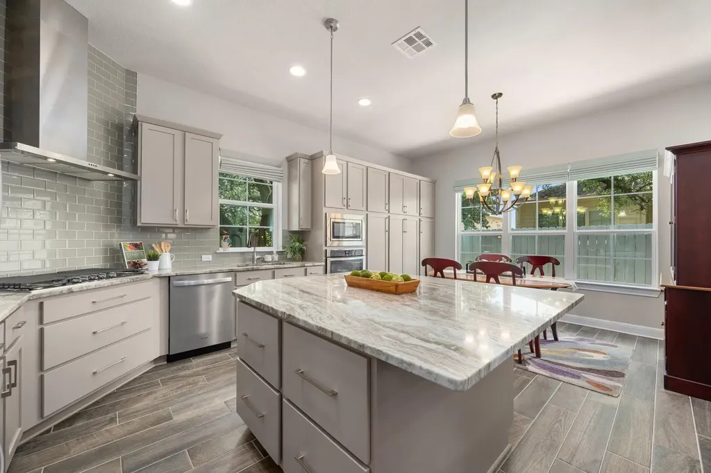 4608 Collins Street Round Rock TX 78681