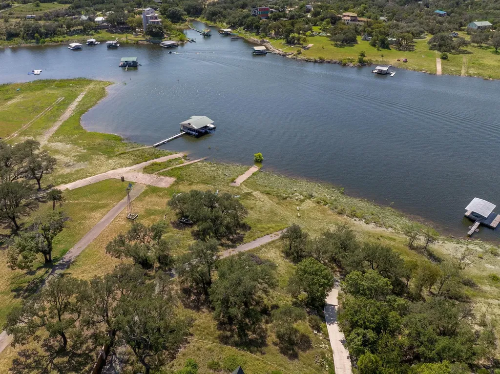 19625 Lakehurst Loop Spicewood TX 78669