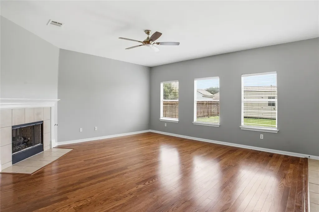 18305 Lake Edge Court Pflugerville TX 78660
