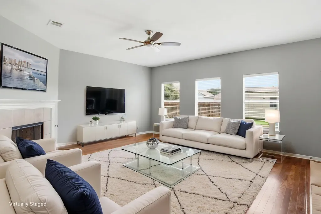 18305 Lake Edge Court Pflugerville TX 78660