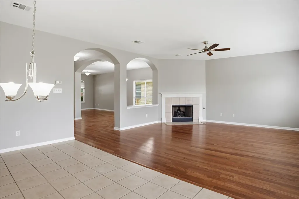 18305 Lake Edge Court Pflugerville TX 78660