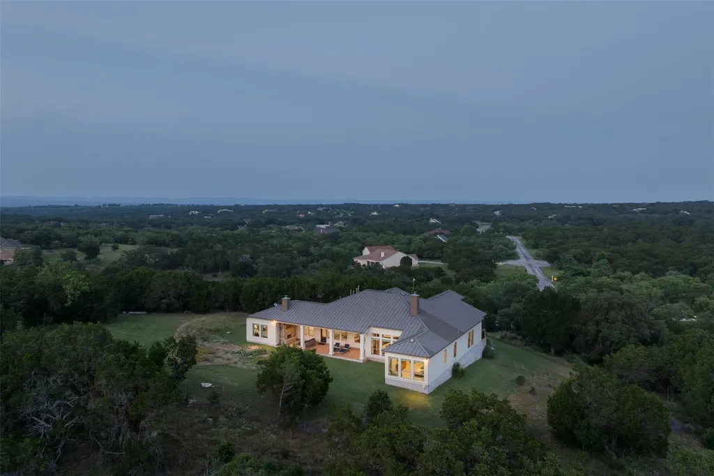 119 Creekside Trail Spicewood TX 78669