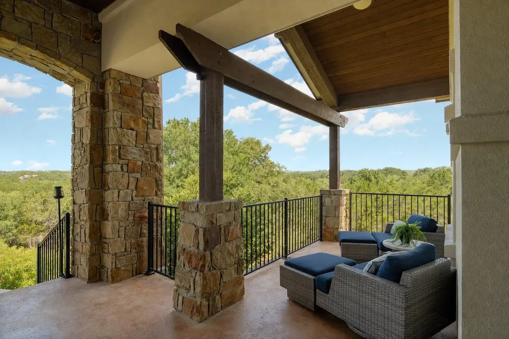 119 Creekside Trail Spicewood TX 78669
