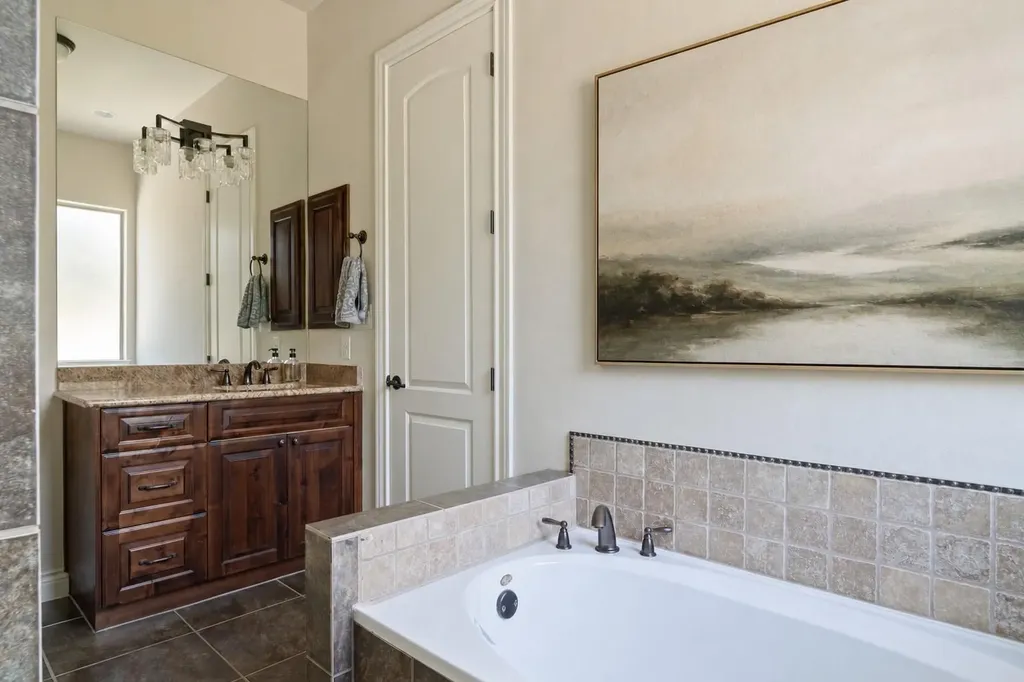 119 Creekside Trail Spicewood TX 78669