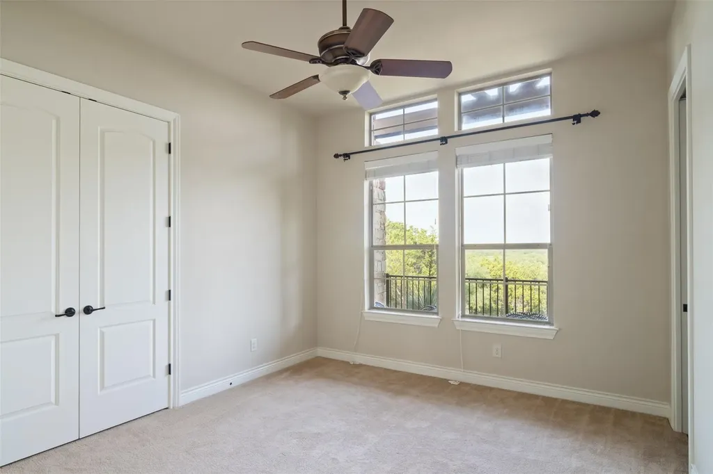 119 Creekside Trail Spicewood TX 78669