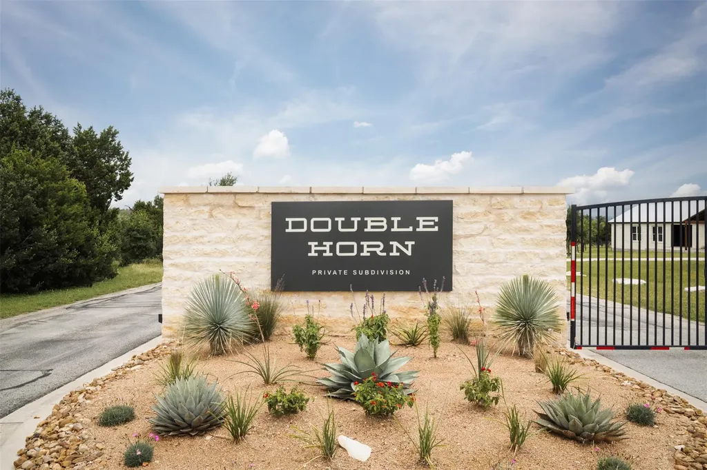 119 Creekside Trail Spicewood TX 78669