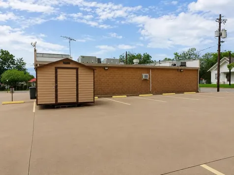 122 E 5th Street Shiner TX 77984
