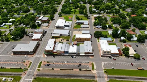 122 E 5th Street Shiner TX 77984