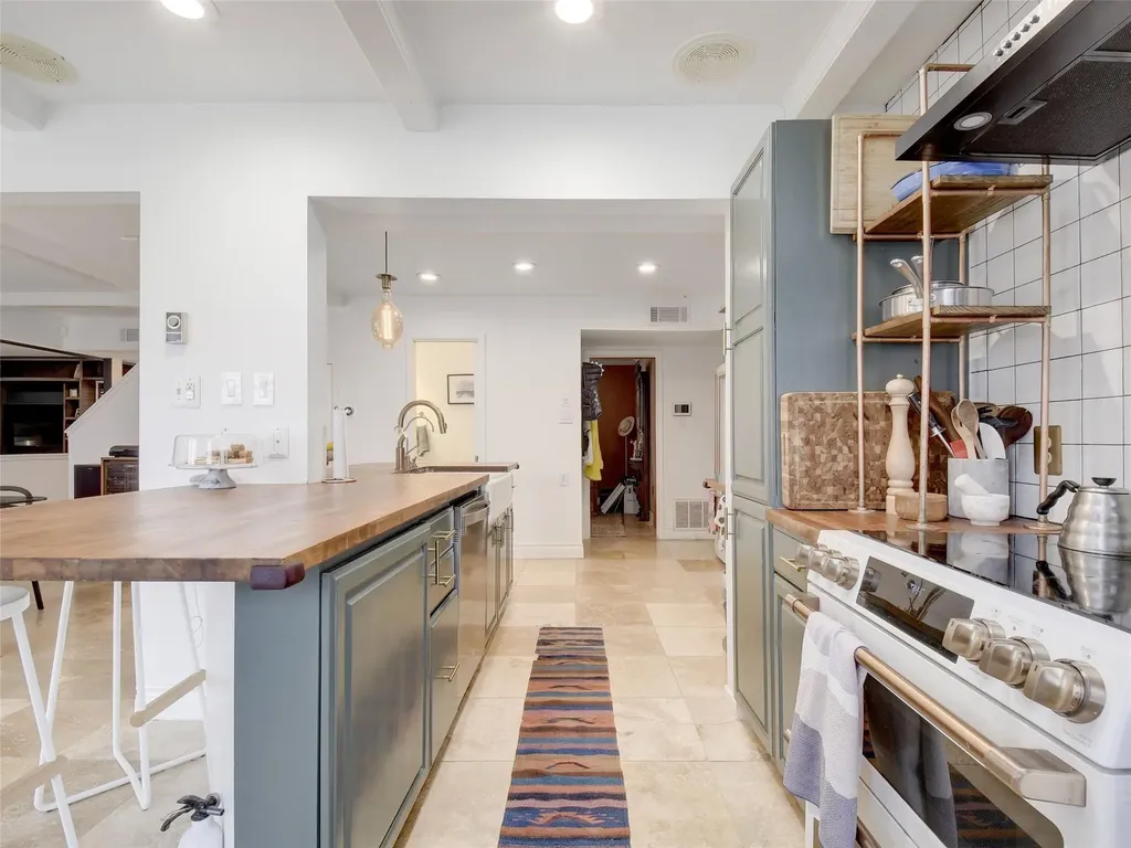 13322 Broadmeade Avenue Austin TX 78729