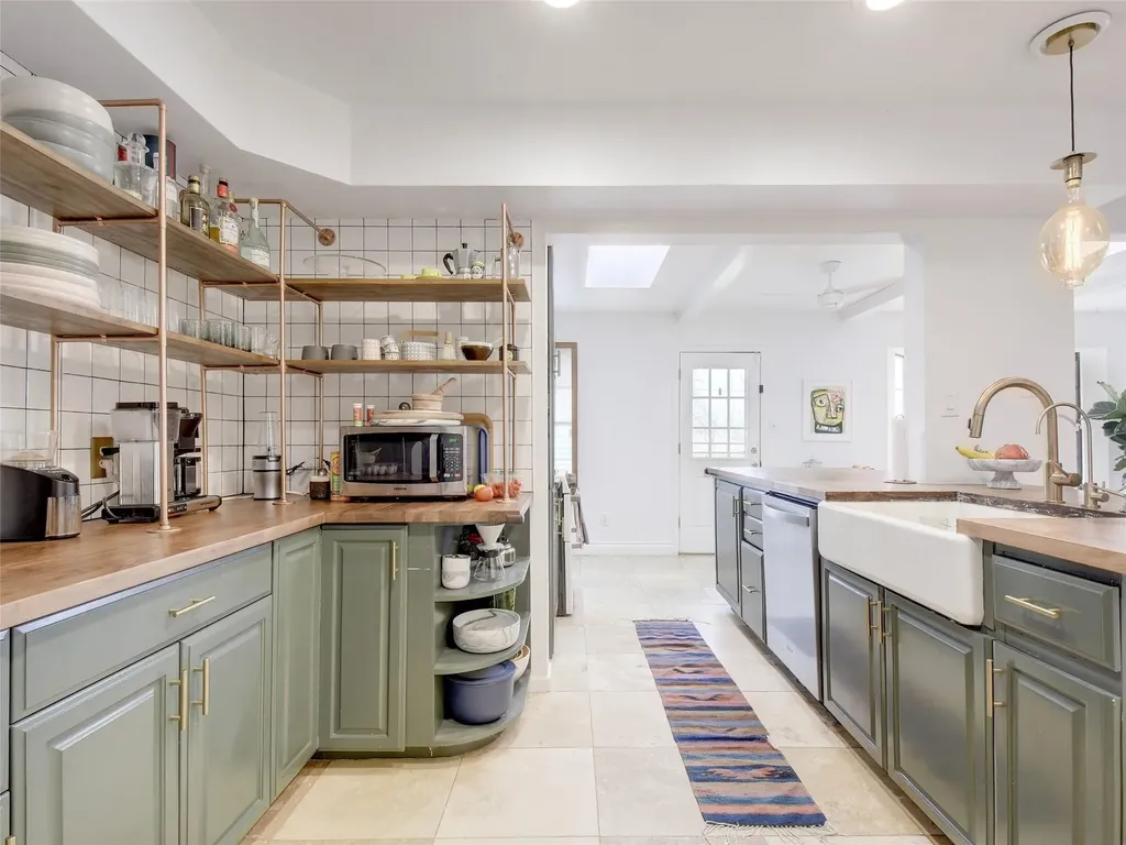 13322 Broadmeade Avenue Austin TX 78729
