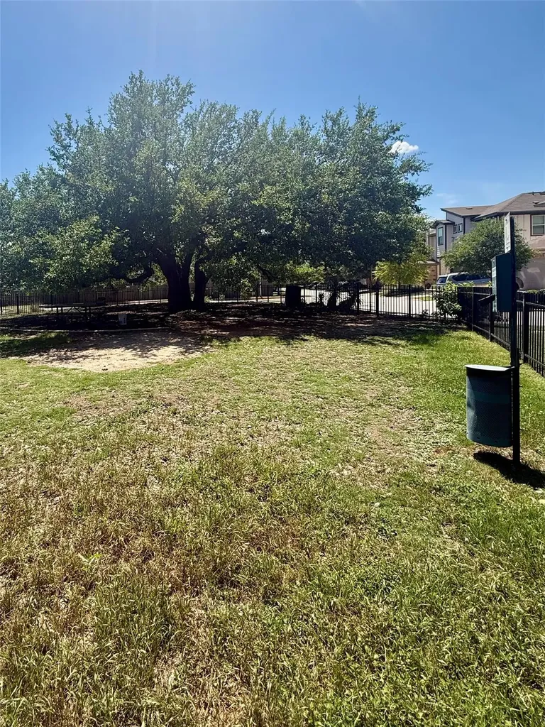 907 Sleepy Dell Lane Austin TX 78748