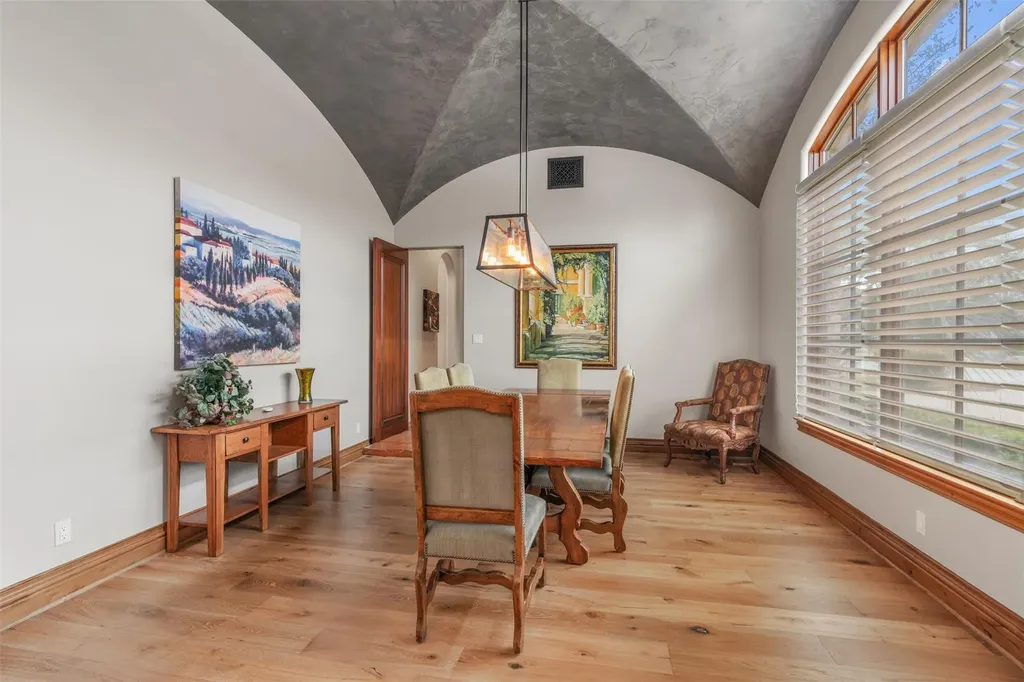 4407 Island Cove Austin TX 78731