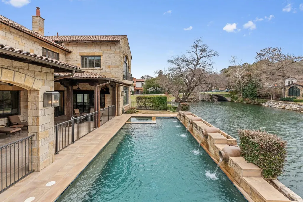 4407 Island Cove Austin TX 78731