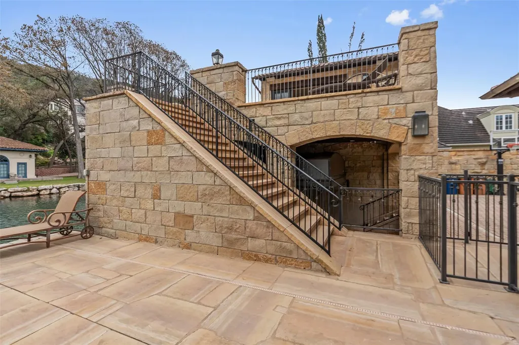 4407 Island Cove Austin TX 78731