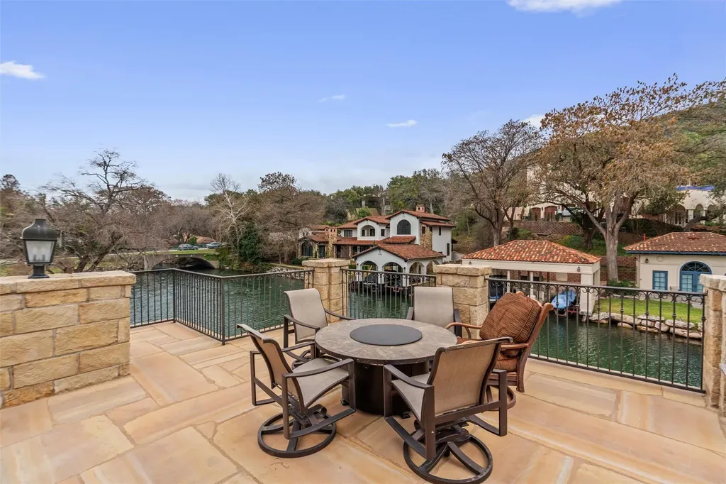 4407 Island Cove Austin TX 78731